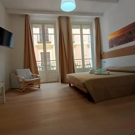 White Moon Via Dettori 5 Centro