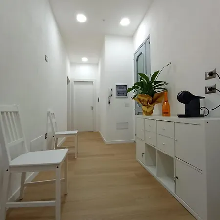 White Moon Via Dettori 5 Centro * קליארי