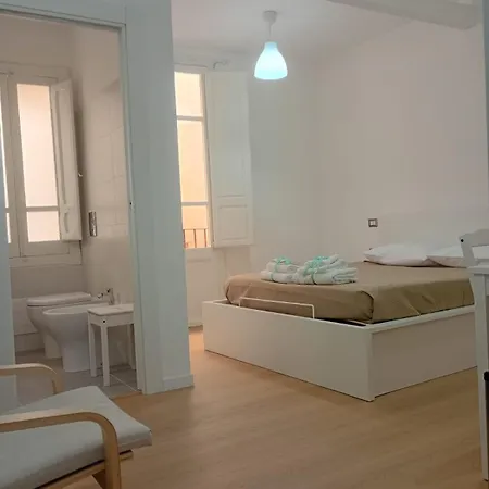 White Moon Via Dettori 5 Centro דירה קליארי